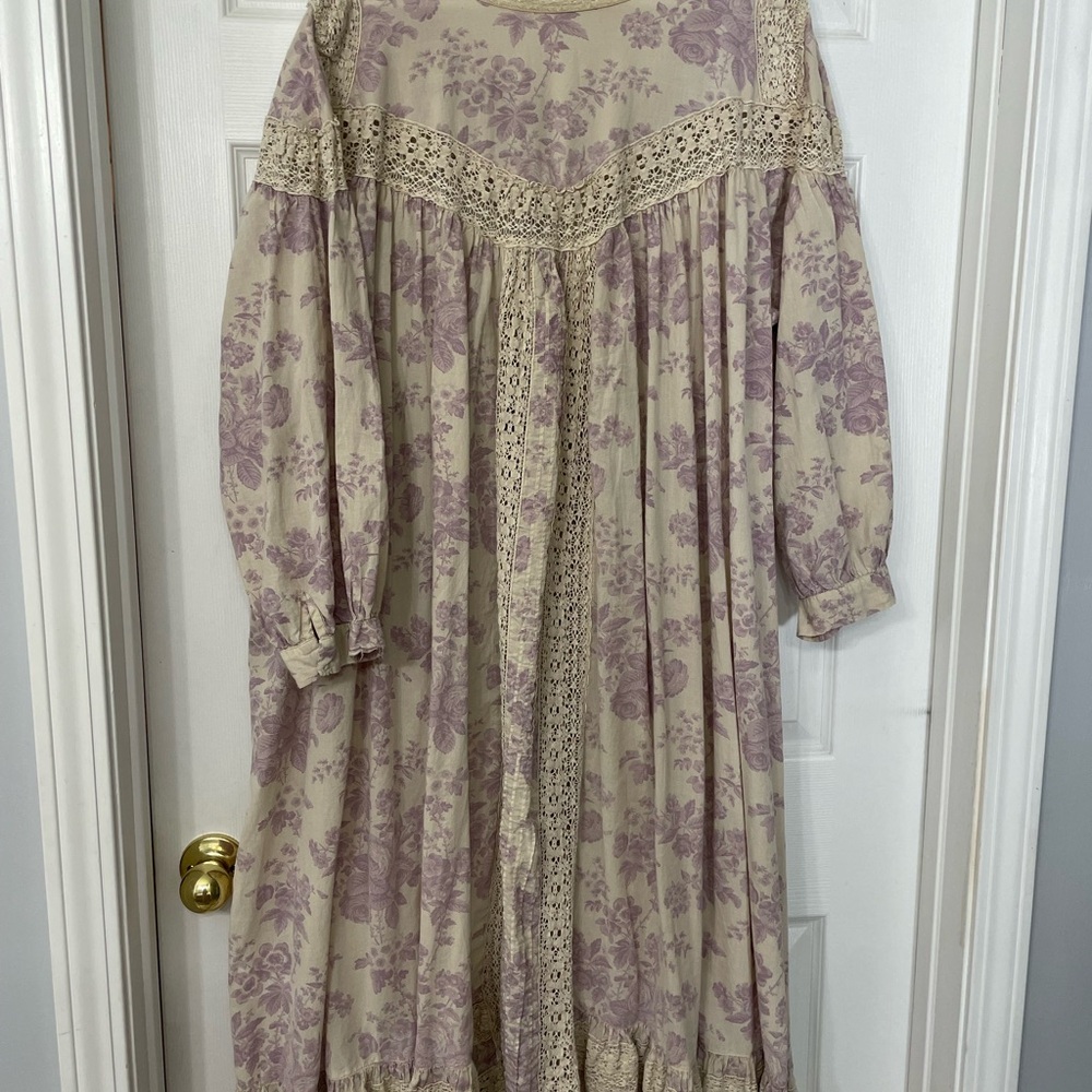 Magnolia Pearl Lavender Floral Long Sleeve Dress